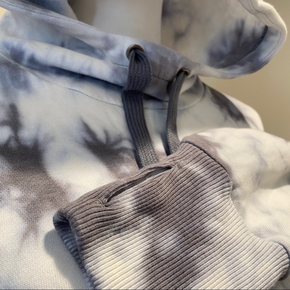 NWT Tie Dye Cropped Hoodie Sweatshirt - Indigo - Picture 6 of 10